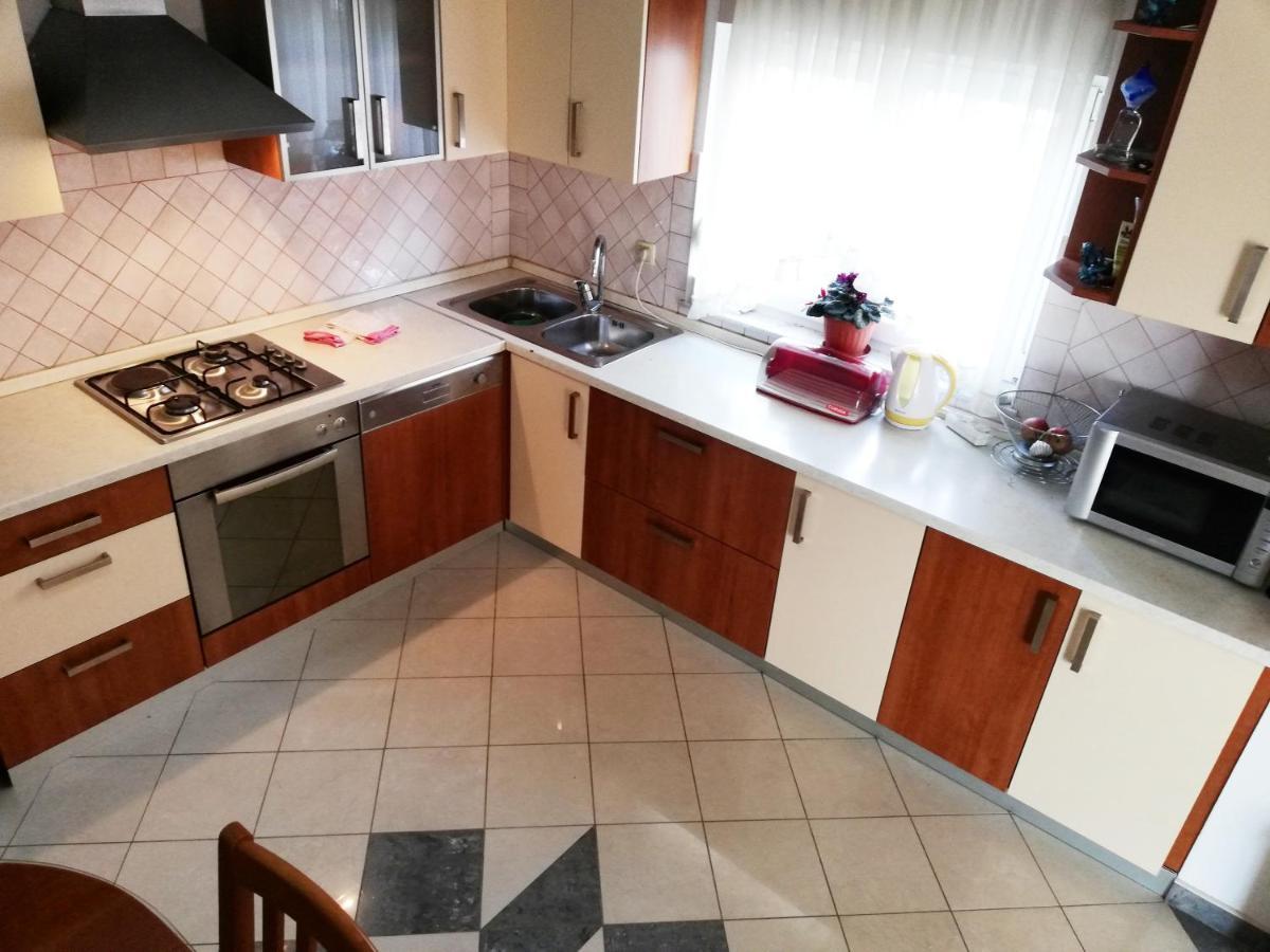 Apartment Brala Posedarje Buitenkant foto
