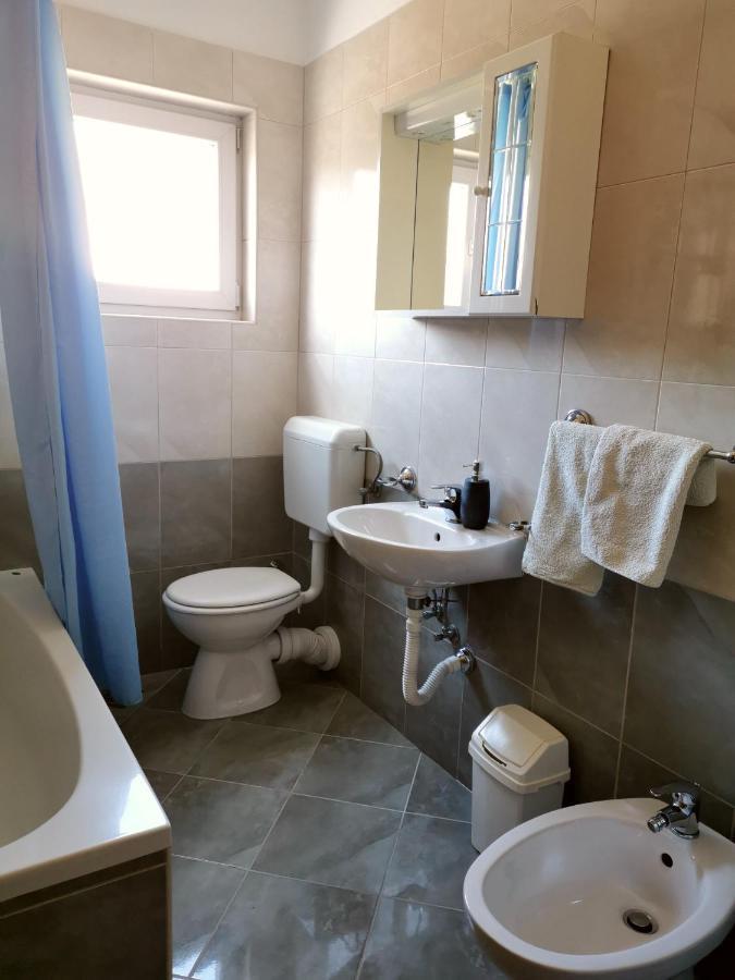 Apartment Brala Posedarje Buitenkant foto