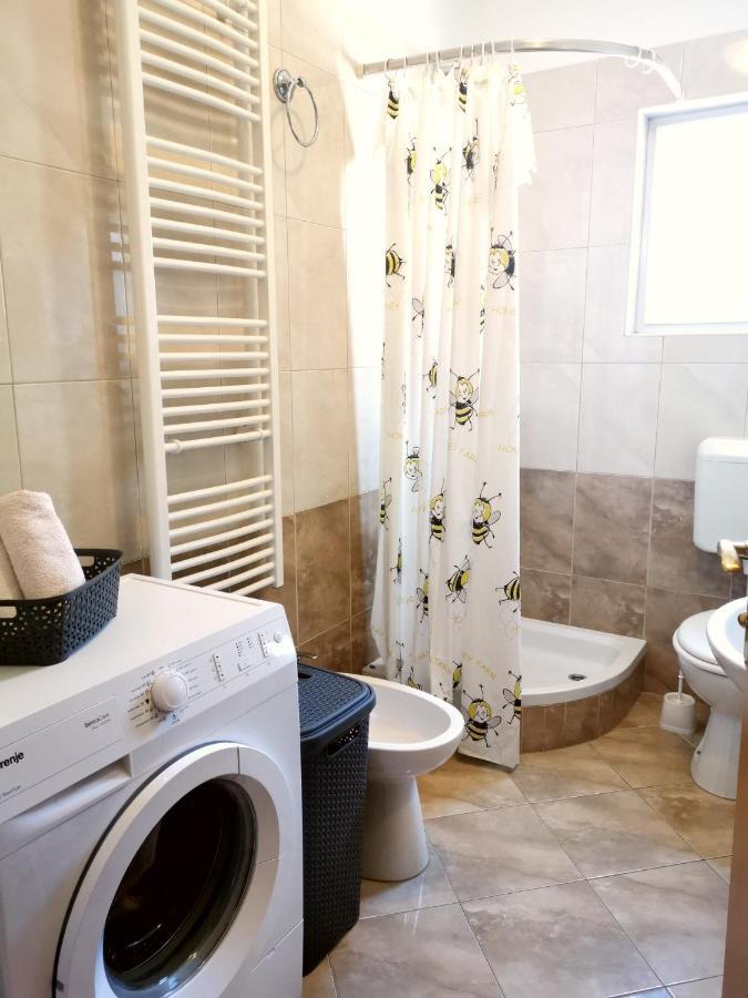 Apartment Brala Posedarje Buitenkant foto