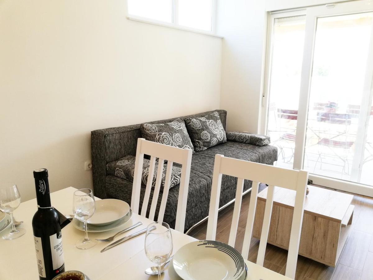 Apartment Brala Posedarje Buitenkant foto